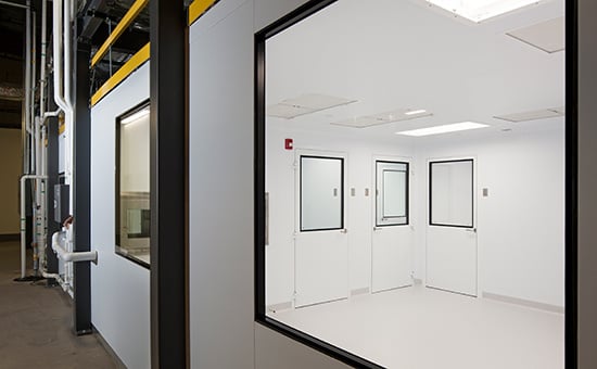 Medical-Device-Manufacturing-Cleanroom-2