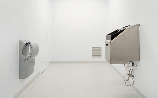 Medical-Device-Manufacturing-Cleanroom-4
